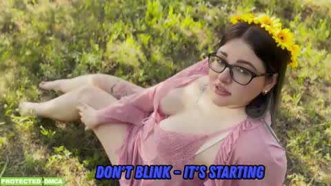 Tina. Im topless model  online show from 03/19/26, 07:34