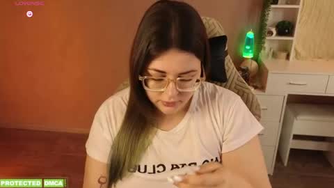 Tina. Im topless model  online show from 04/28/26, 07:57