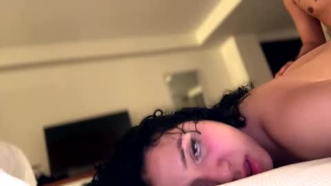 Snapshot of sunflowerxo chatting on 02/13/25, 10:02 Sofie online show from 02/13/25, 10:02