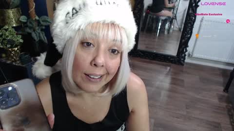 Snapshot of sunni_hottie chatting on 12/18/24, 02:21 Sunni Knight online show from 12/18/24, 02:21