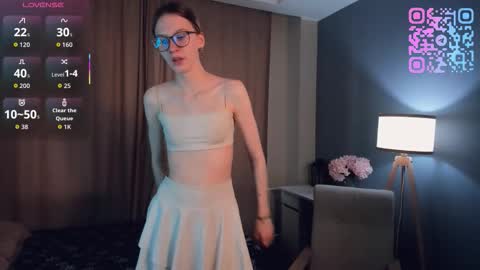 Kiki online show from 03/26/26, 01:11