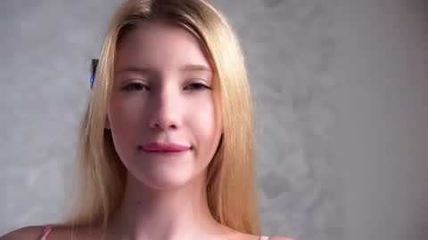 Lily online show from 04/15/26, 07:58