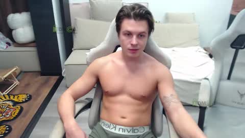 Alice and Sergey online show from 12/04/25, 08:39