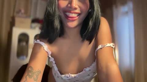 Snapshot of sunny_angelx chatting on 10/26/25, 05:35 ANGEL-DONT FORGET TO THUMBS UP AND FOLLOW online show from 10/26/25, 05:35