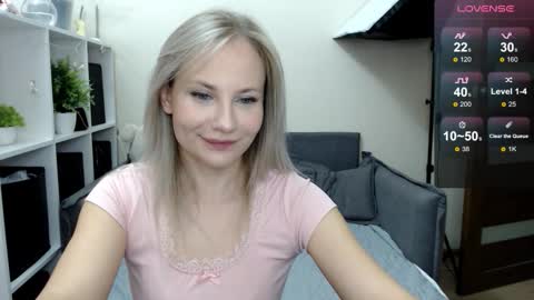 Naomi online show from 09/20/25, 12:50