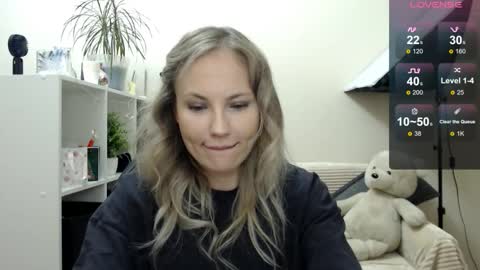 Naomi online show from 11/26/25, 04:02