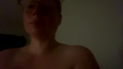 Snapshot of sunny_clementine chatting on 10/27/25, 03:54 Sunny Clementine online show from 10/27/25, 03:54