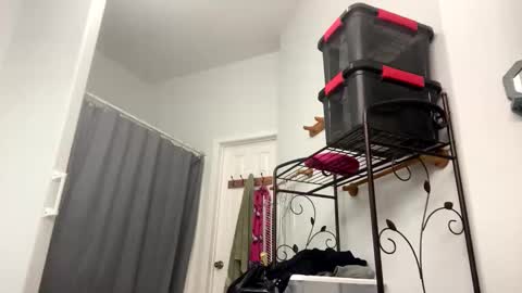 Snapshot of sunny_clementine chatting on 11/04/25, 10:09 Sunny Clementine online show from 11/04/25, 10:09