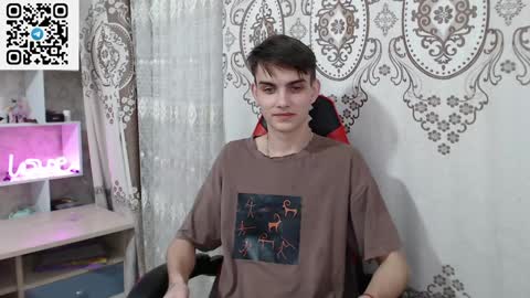 Snapshot of sunny_dan chatting on 01/20/25, 12:39 Dan online show from 01/20/25, 12:39