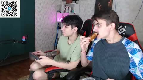 Snapshot of sunny_dan chatting on 02/28/25, 09:25 Dan online show from 02/28/25, 09:25