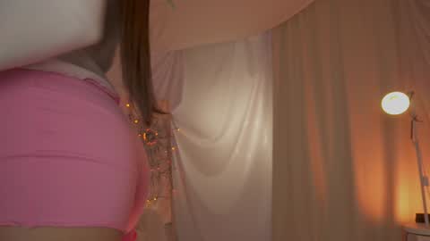 Snapshot of sunny_maria chatting on 12/20/25, 07:43 Maria online show from 12/20/25, 07:43