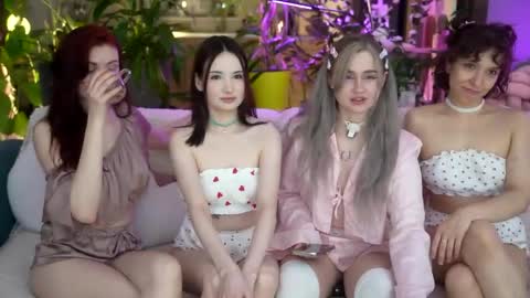 Fia  -  TG -  Mia -  Alice -  online show from 04/16/26, 12:55