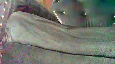 Sunnyblack2 online show from 10/31/25, 10:11