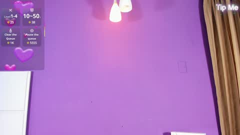 Snapshot of sunnypage chatting on 02/09/25, 12:28      online show from 02/09/25, 12:28