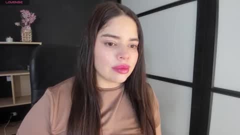Snapshot of sunnypaytton chatting on 10/01/25, 12:44 Sunny online show from 10/01/25, 12:44