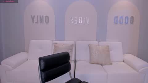 Sunny Rivers online show from 10/24/25, 03:52