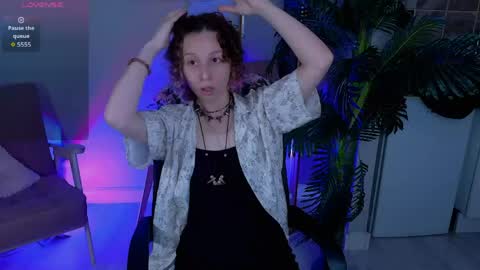 Mia online show from 04/17/26, 05:43