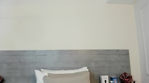 sunnywhitee online show from 03/24/26, 07:19