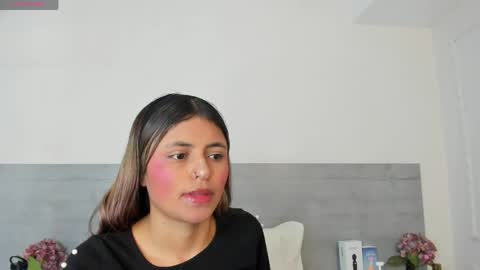 sunnywhitee online show from 04/15/26, 07:21