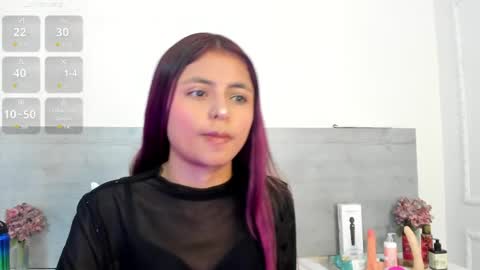 Snapshot of sunnywhitee chatting on 05/20/26, 07:20 sunnywhitee online show from 05/20/26, 07:20