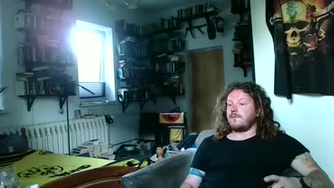 Snapshot of sunr1sa chatting on 05/18/26, 03:57 sunr1sa online show from 05/18/26, 03:57
