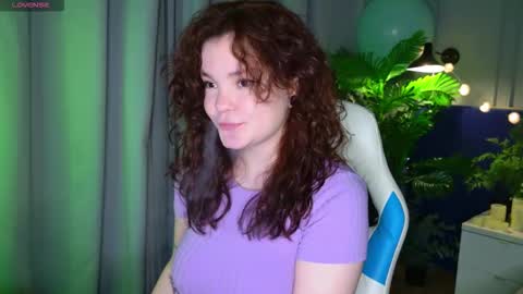 Snapshot of sunrise_enny chatting on 11/19/25, 07:03 sunrise_enny online show from 11/19/25, 07:03