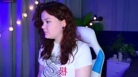 Snapshot of sunrise_enny chatting on 12/04/25, 07:00 sunrise_enny online show from 12/04/25, 07:00