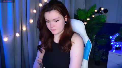 Snapshot of sunrise_enny chatting on 12/13/25, 07:53 sunrise_enny online show from 12/13/25, 07:53