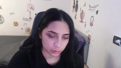 Snapshot of sunrocss chatting on 11/27/25, 01:46 sunrocss online show from 11/27/25, 01:46