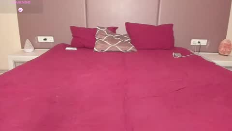 Effie Beautiful girl and Sunsay lucky boy online show from 05/21/26, 11:12
