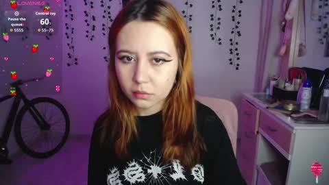 Snapshot of sunset_pienk chatting on 10/23/25, 09:19 Sunset online show from 10/23/25, 09:19