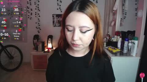 Snapshot of sunset_pienk chatting on 11/13/25, 04:33 Sunset online show from 11/13/25, 04:33