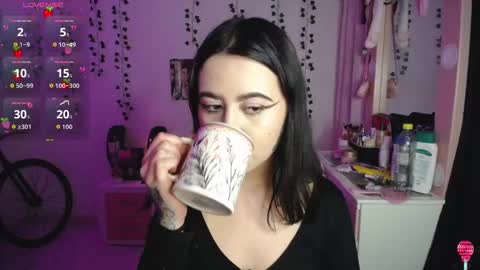 Snapshot of sunset_pienk chatting on 11/19/25, 05:18 Sunset online show from 11/19/25, 05:18