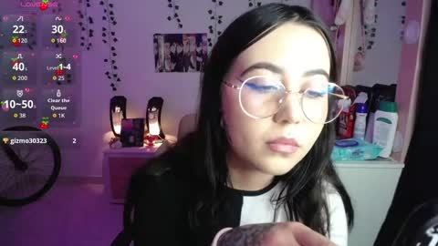 Snapshot of sunset_pienk chatting on 11/27/25, 05:53 Sunset online show from 11/27/25, 05:53