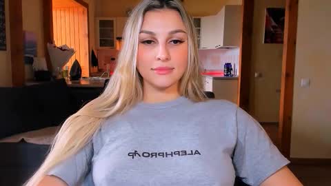 Snapshot of sunsetwithava chatting on 02/20/26, 06:26 sunsetwithava online show from 02/20/26, 06:26