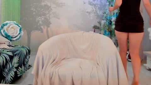 Snapshot of sunshine13_ chatting on 12/26/24, 08:32 Eva online show from 12/26/24, 08:32