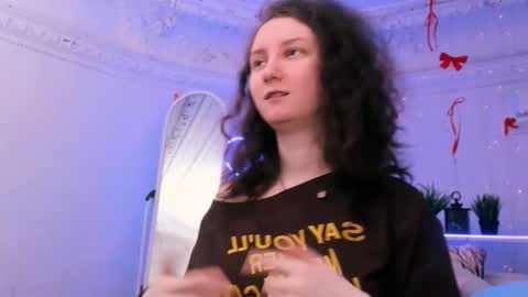 Snapshot of sunshine_blaze chatting on 03/03/26, 01:28 Alice online show from 03/03/26, 01:28