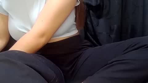 Annie online show from 12/27/24, 04:47