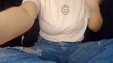 Annie online show from 12/31/24, 01:57