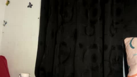 Annie online show from 02/04/25, 01:13