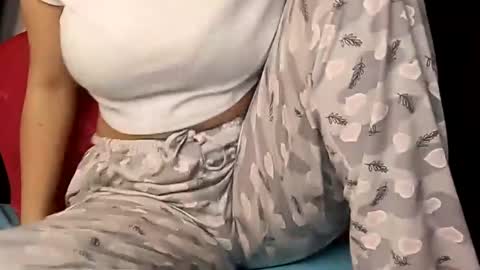 Annie online show from 02/10/25, 01:35