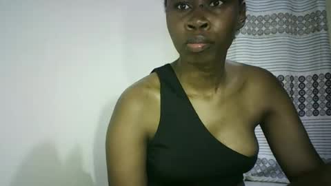 Snapshot of sunshine_g chatting on 07/17/26, 03:24 Sunshine online show from 07/17/26, 03:24