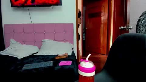 Andrea Rodriguez online show from 10/02/25, 07:10