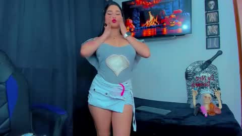 Andrea Rodriguez online show from 10/17/25, 06:32