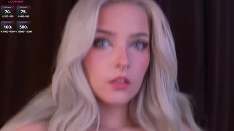 Snapshot of sunshinegirlx chatting on 10/26/25, 05:13 Alice online show from 10/26/25, 05:13