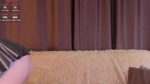 Snapshot of sunshinegirlx chatting on 11/10/25, 03:27 Alice online show from 11/10/25, 03:27