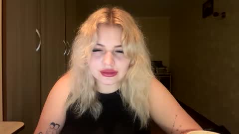 sunshinyflash online show from 12/05/25, 05:42