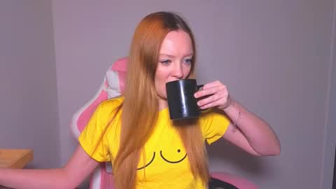 SunShuneXxX online show from 10/27/25, 04:33