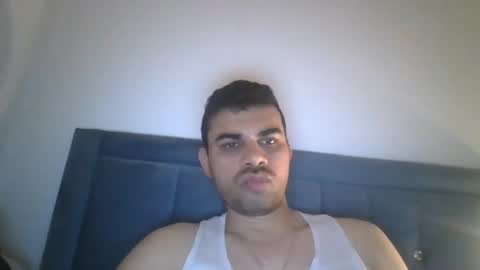 Snapshot of sunxmoonx chatting on 12/21/25, 01:13 sunxmoonx online show from 12/21/25, 01:13