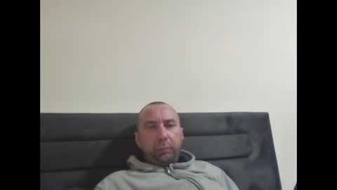super42835015 online show from 05/01/26, 08:13